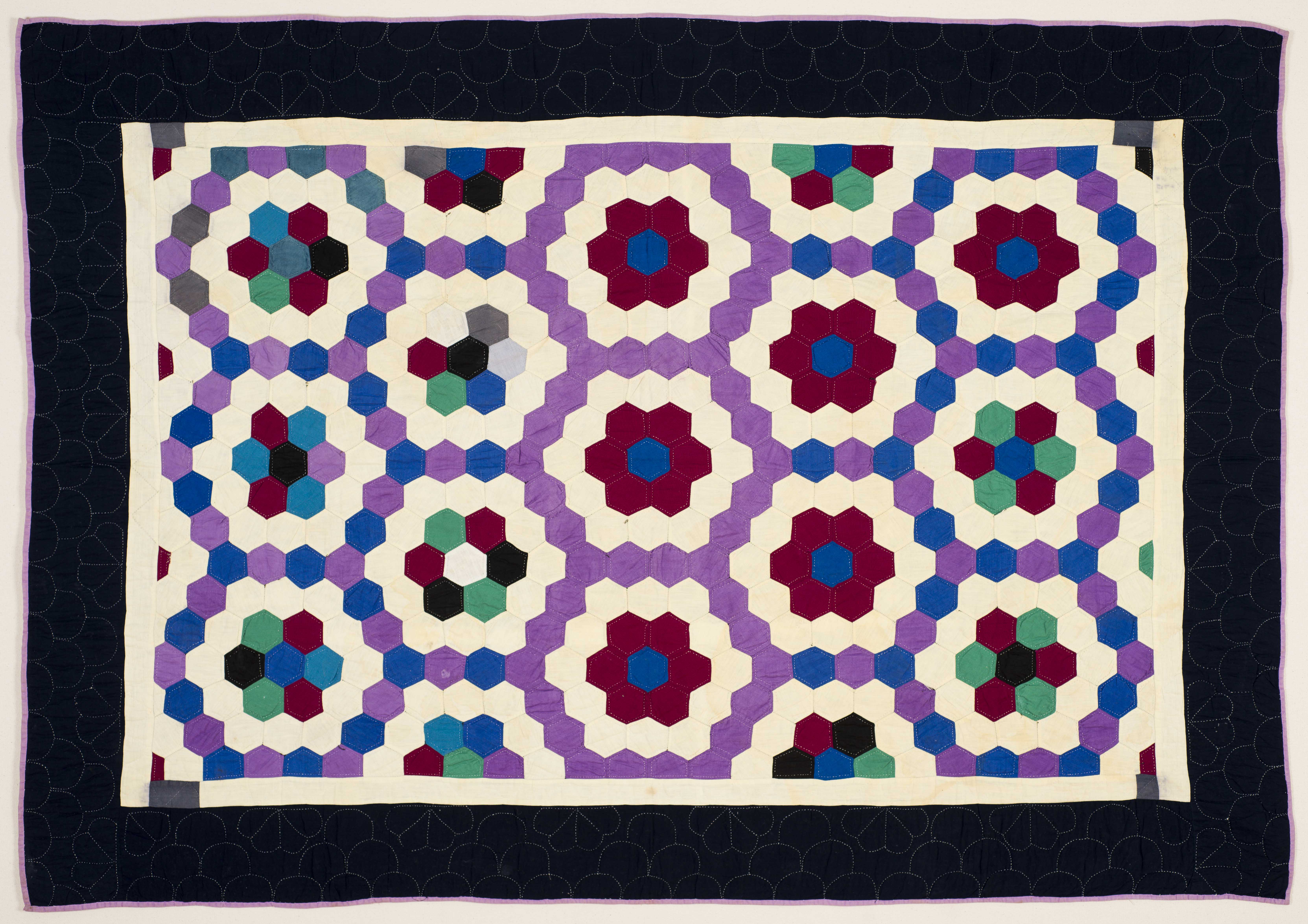 Unknown_Pieced Amish Hexagon Quilt_201211.2 Shelburne Museum